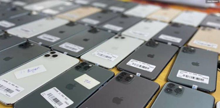 Pakistan witnesses record surge in import of cellphones